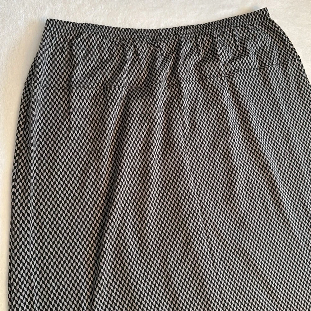 {NWT} Gudrun Sjoden | Geometric Print Lyocell Stretch Skirt Black/Gray (XL) - Picture 10 of 15